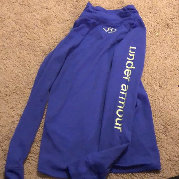 Under armour pull over - Picture 3 of 3